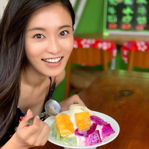小島瑠璃子